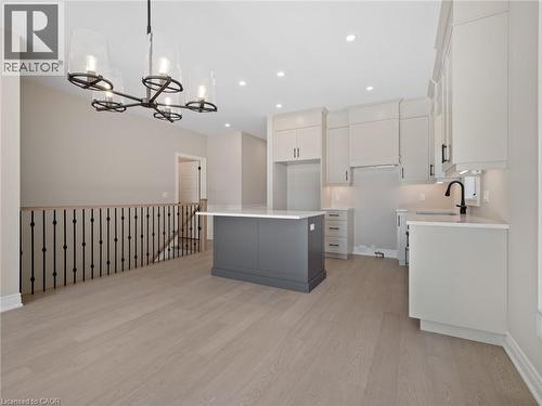 26 Austin Drive, Welland, ON - Indoor Photo Showing Kitchen With Upgraded Kitchen