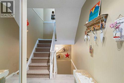 43, 200 Shawnessy Drive Sw, Calgary, AB - Indoor Photo Showing Other Room