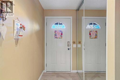 43, 200 Shawnessy Drive Sw, Calgary, AB - Indoor Photo Showing Other Room