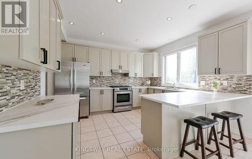 70 Silvervalley Drive, Caledon, ON - Indoor Photo Showing Kitchen With Upgraded Kitchen