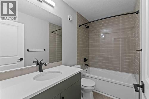 191 Belvedere Crescent Se, Calgary, AB - Indoor Photo Showing Bathroom