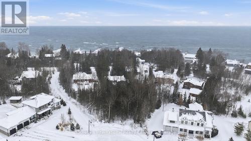 Treed area defines lot - 152 Timber Lane, Blue Mountains, ON 