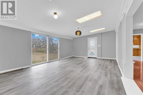 17 Ben Machree Drive, Mississauga, ON - Indoor Photo Showing Other Room