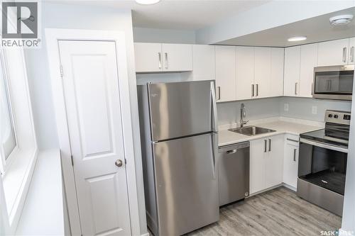 366 Stehwien Street, Saskatoon, SK - Indoor Photo Showing Kitchen