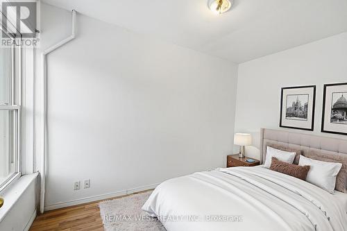 266 Wolfe Street, Peterborough, ON - Indoor Photo Showing Bedroom