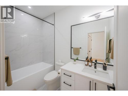 194 Maple Place Unit# 4, Oliver, BC - Indoor Photo Showing Bathroom