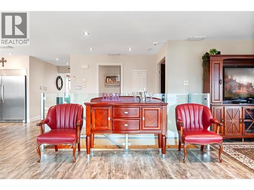 3005 Juniper Drive, Penticton, BC - Indoor Photo Showing Other Room