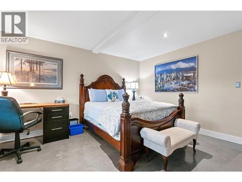 3005 Juniper Drive, Penticton, BC - Indoor Photo Showing Bedroom