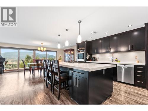 3005 Juniper Drive, Penticton, BC - Indoor Photo Showing Kitchen With Upgraded Kitchen