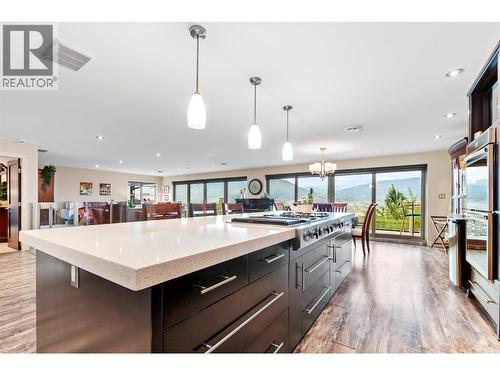3005 Juniper Drive, Penticton, BC - Indoor Photo Showing Kitchen With Upgraded Kitchen