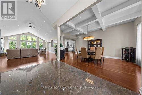 1610 Linkland Court, Ottawa, ON - Indoor