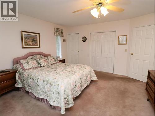 179/173 Chase Road, Christina Lake, BC - Indoor Photo Showing Bedroom