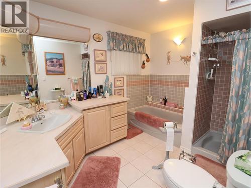 179/173 Chase Road, Christina Lake, BC - Indoor Photo Showing Bathroom