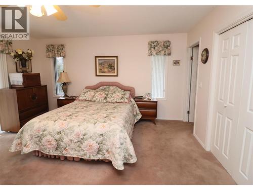179/173 Chase Road, Christina Lake, BC - Indoor Photo Showing Bedroom