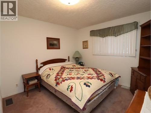 179/173 Chase Road, Christina Lake, BC - Indoor Photo Showing Bedroom