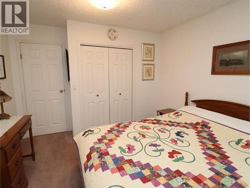 179/173 Chase Road, Christina Lake, BC - Indoor Photo Showing Bedroom