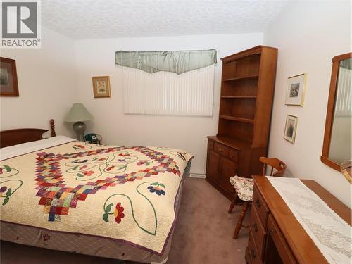 179/173 Chase Road, Christina Lake, BC - Indoor Photo Showing Bedroom
