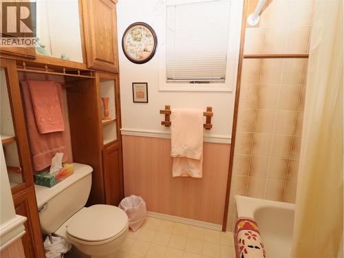 179/173 Chase Road, Christina Lake, BC - Indoor Photo Showing Bathroom