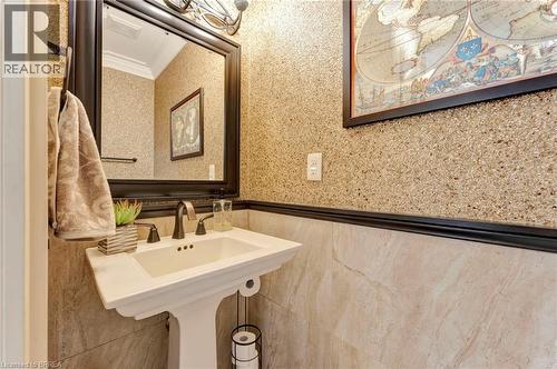 1 Bowen Lane, Brantford, ON - Indoor Photo Showing Bathroom