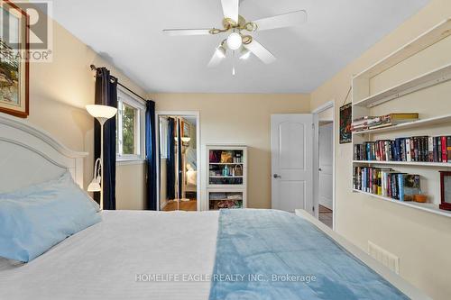 14 Lee Avenue, Bradford West Gwillimbury, ON - Indoor Photo Showing Bedroom