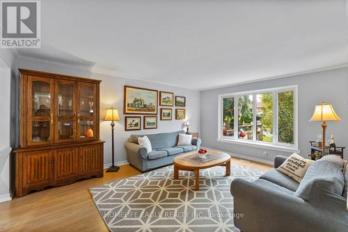 14 Lee Avenue, Bradford West Gwillimbury, ON - Indoor Photo Showing Living Room