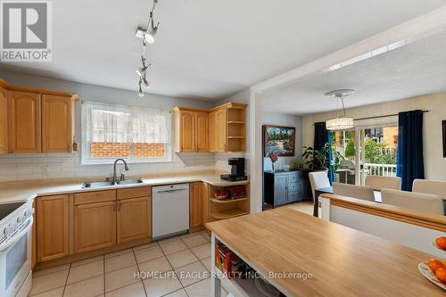 14 Lee Avenue, Bradford West Gwillimbury, ON - Indoor Photo Showing Kitchen With Double Sink