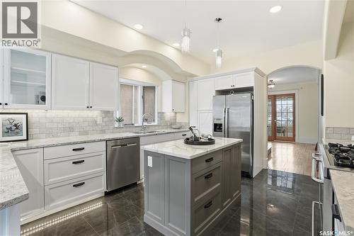 702 Queen Street, Saskatoon, SK - Indoor Photo Showing Kitchen With Upgraded Kitchen