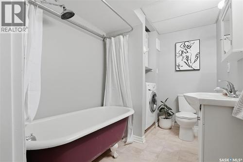 702 Queen Street, Saskatoon, SK - Indoor