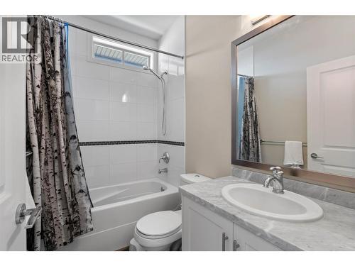 175 Holloway Drive Unit# 49, Kamloops, BC - Indoor Photo Showing Bathroom