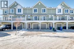 646 Copperstone Manor SE  Calgary, AB T2Z 5G5