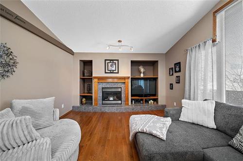 953 Aldgate Rd, Winnipeg, MB 