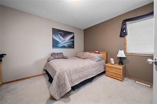 953 Aldgate Rd, Winnipeg, MB 