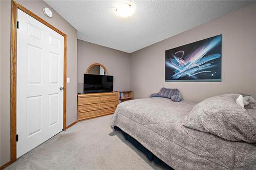 953 Aldgate Rd, Winnipeg, MB 