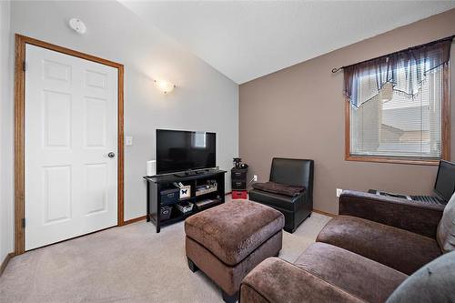 953 Aldgate Rd, Winnipeg, MB 