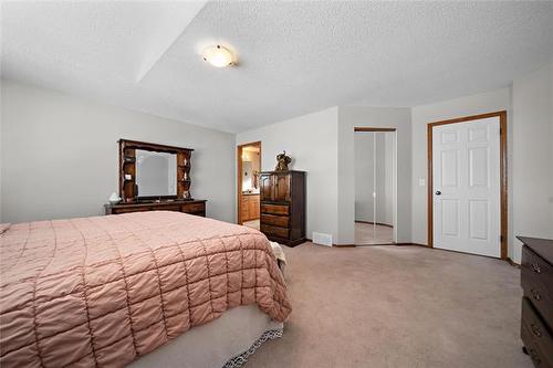 953 Aldgate Rd, Winnipeg, MB 