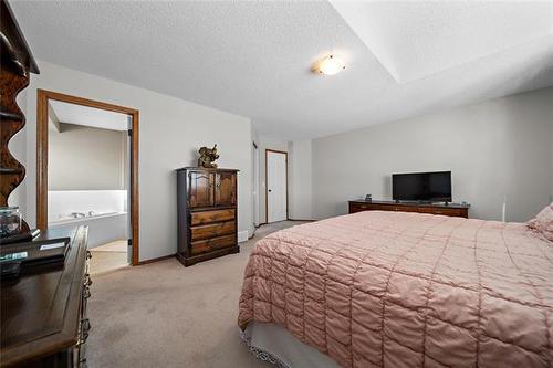 953 Aldgate Rd, Winnipeg, MB 