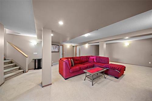 953 Aldgate Rd, Winnipeg, MB 