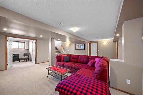 953 Aldgate Rd, Winnipeg, MB 