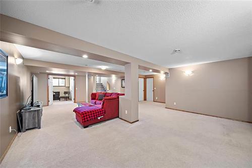 953 Aldgate Rd, Winnipeg, MB 