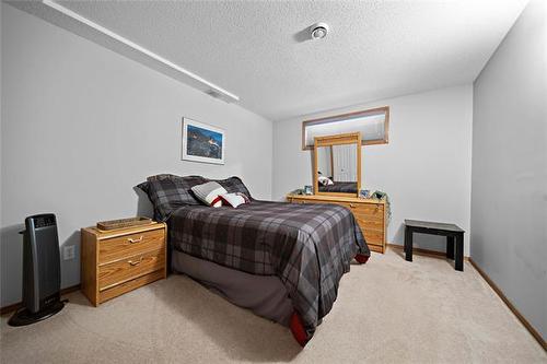 953 Aldgate Rd, Winnipeg, MB 