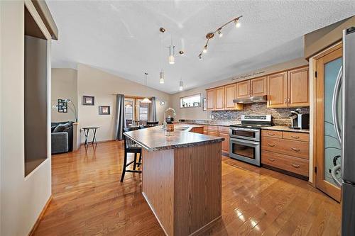 953 Aldgate Rd, Winnipeg, MB 