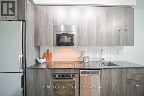 507 - 101 Erskine Avenue, Toronto, ON - Indoor Photo Showing Kitchen With Stainless Steel Kitchen With Upgraded Kitchen