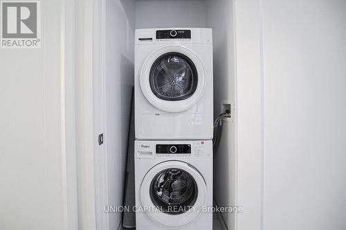 507 - 101 Erskine Avenue, Toronto, ON - Indoor Photo Showing Laundry Room