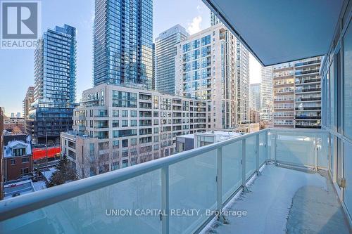 507 - 101 Erskine Avenue, Toronto, ON - Outdoor With Facade