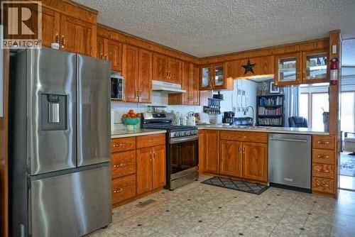 15458 Township Road 1064B, Rural Mackenzie County, AB - Indoor Photo Showing Kitchen