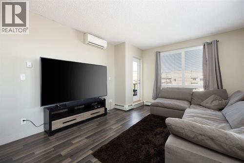 504, 136A Sandpiper Road, Fort Mcmurray, AB - Indoor Photo Showing Living Room