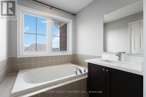 229 Dundas Way, Markham, ON - Indoor Photo Showing Bathroom