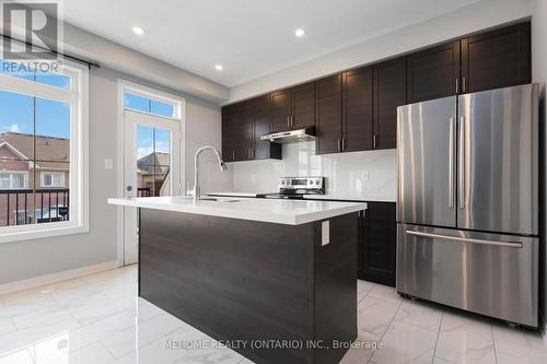 229 Dundas Way, Markham, ON - Indoor Photo Showing Kitchen With Stainless Steel Kitchen With Upgraded Kitchen