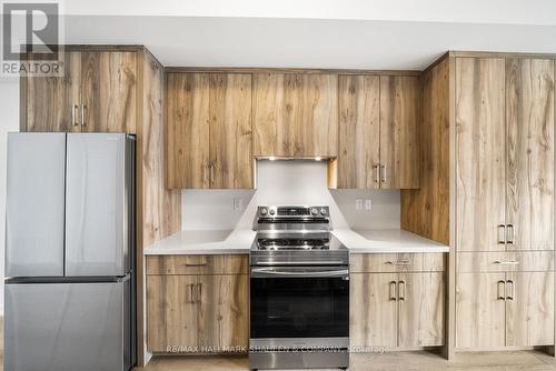 1354 Kaniv Street, Oakville, ON - Indoor Photo Showing Kitchen
