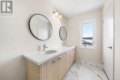 1354 Kaniv Street, Oakville, ON - Indoor Photo Showing Bathroom